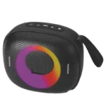 اسپیکر S557 Plus در کنار گوشی موبایل و لپتاپ