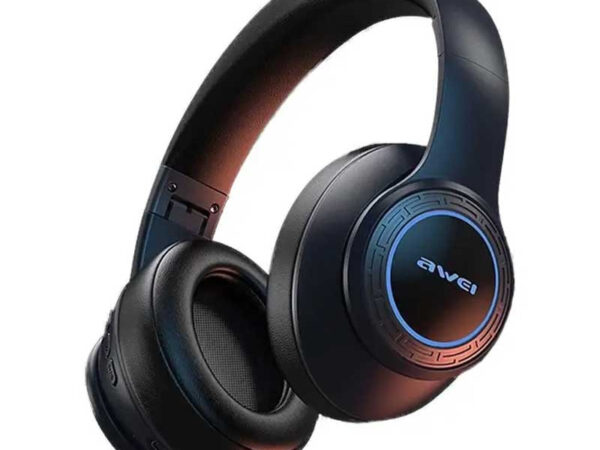 🎧 هدفون بلوتوثی اوی مدل A300BL – ترکیبی از کیفیت و راحتی هدفون بلوتوثی اوی مدل A300BL یکی از بهترین گزینه‌های موجود در بازار برای عاشقان موسیقی، گیمرها و کسانی است که به دنبال یک هدفون بی‌سیم با کیفیت بالا، طراحی ارگونومیک و عمر باتری طولانی هستند. این هدفون با استفاده از بلوتوث نسخه ۵.۰، اتصالی سریع و پایدار را فراهم کرده و به لطف درایورهای قدرتمند، کیفیت صدای فوق‌العاده‌ای را ارائه می‌دهد. 🔹 چرا هدفون بلوتوثی Awei A300BL را انتخاب کنیم؟ ۱. کیفیت صدای شفاف و بیس قدرتمند هدفون A300BL با درایورهای پیشرفته، صدایی عمیق، پرقدرت و بدون نویز ارائه می‌دهد که هم برای مکالمه و هم برای گوش دادن به موسیقی ایده‌آل است. ۲. اتصال سریع و پایدار با بلوتوث ۵.۰ ✅ محدوده برد تا ۱۰ متر ✅ اتصال بدون قطعی و تأخیر ✅ پشتیبانی از انواع دستگاه‌های دارای بلوتوث (گوشی، تبلت، لپ‌تاپ و...) ۳. باتری قوی – ۲۴ ساعت استفاده مداوم 🎵 ۸ ساعت پخش موسیقی مداوم با یک بار شارژ 🔋 ۲۴ ساعت عمر باتری همراه با کیس شارژ ⚡ شارژ سریع با کابل USB-C ۴. طراحی ارگونومیک و سبک – مناسب برای استفاده طولانی‌مدت ✅ راحتی کامل در داخل گوش بدون ایجاد خستگی ✅ وزن سبک – تنها ۴.۵ گرم برای هر گوشی ✅ قرارگیری ایمن در گوش – مناسب برای ورزش و فعالیت‌های روزانه ۵. مقاومت در برابر تعریق و رطوبت (IPX4) این هدفون با گواهی IPX4، در برابر تعریق و رطوبت مقاوم است و گزینه‌ای عالی برای استفاده در ورزش، دویدن و فعالیت‌های روزانه محسوب می‌شود. 📌 مشخصات فنی هدفون Awei A300BL ویژگی مشخصات نوع اتصال بی‌سیم (بلوتوث ۵.۰) برد بلوتوث ۱۰ متر حساسیت ۱۰۵ دسی‌بل آمپدانس ۳۲ اهم فرکانس پاسخ‌دهی ۲۰ هرتز – ۲۰ کیلوهرتز عمر باتری (هدفون) ۸ ساعت عمر باتری (با کیس شارژ) ۲۴ ساعت مقاومت در برابر آب دارد (IPX4) نوع درایور داینامیک میکروفون داخلی دارد، با قابلیت حذف نویز نوع شارژ USB-C وزن هر گوشی ۴.۵ گرم 📦 محتویات جعبه: ✔ دو گوشی هدفون Awei A300BL ✔ کیس شارژ با ظرفیت بالا ✔ کابل شارژ USB-C ✔ دفترچه راهنما ✅ اگر به دنبال یک هدفون بلوتوثی باکیفیت، سبک، و با دوام بالا هستید، Awei A300BL یک گزینه عالی برای شماست! همین حالا سفارش دهید و از تجربه موسیقی بی‌نظیر لذت ببرید. 🎧🚀